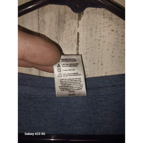 Seattle Seahawks NFL Football V-Cut Graphic T-shirt Woman's Size XL - Picture 4 of 5